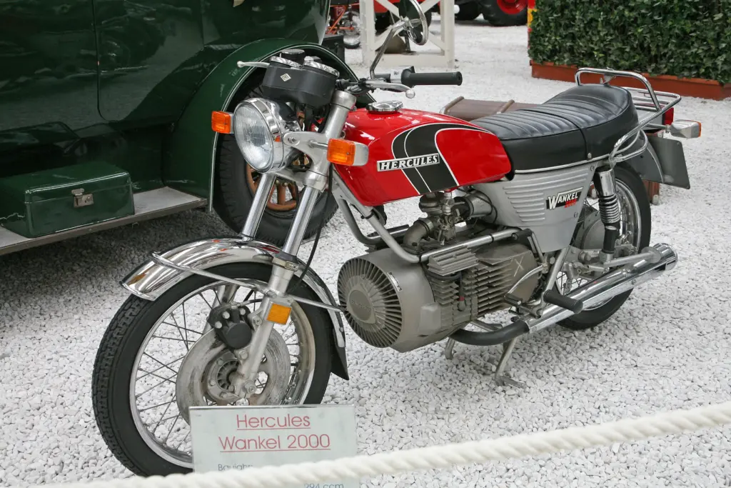 Hercules W2000: Rewolucja Wśród Motocykli z Silnikiem Wankla