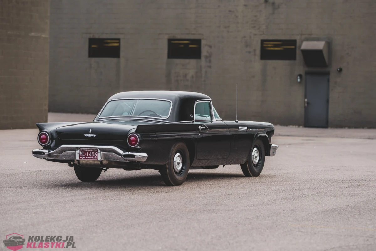 Ford Thunderbird 'F-Code' z 1957 roku - USA