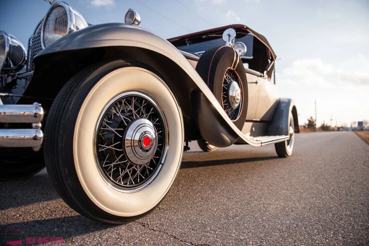 Packard 840 DeLuxe Eight Roadster z 1931 roku - USA