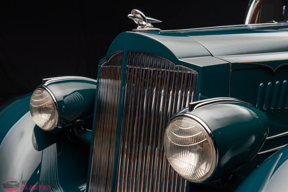 Packard Twelve Sport Coupe by LeBaron z 1934 roku - USA