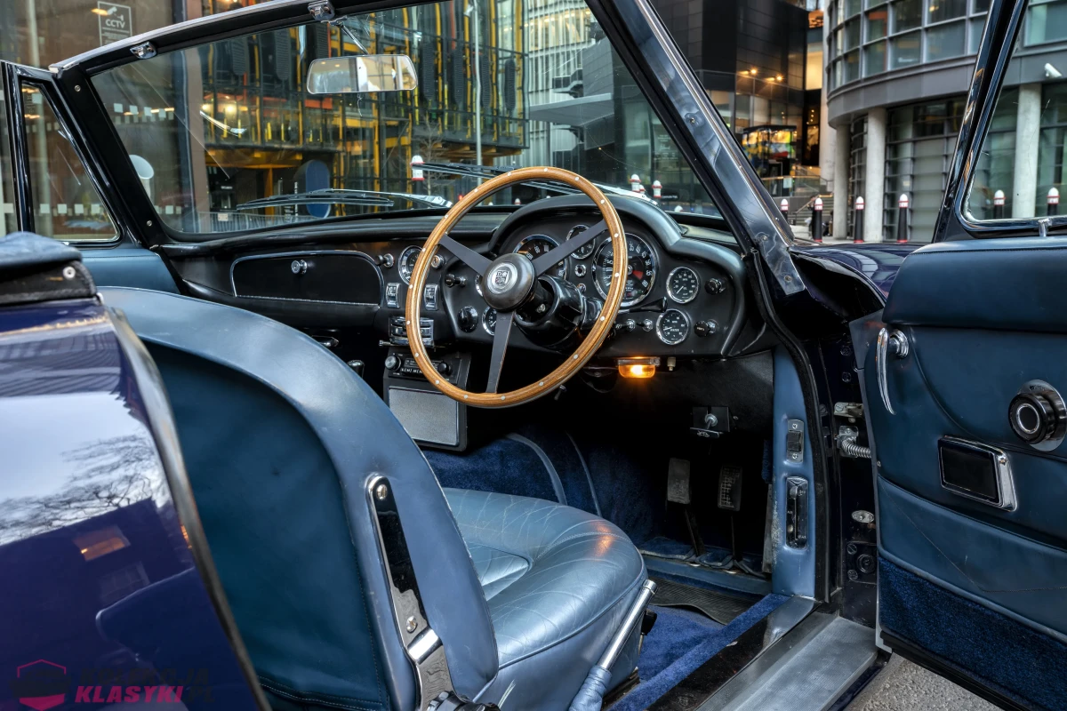 Aston Martin DB6 Vantage Volante z 1967 roku - Wielka Brytania