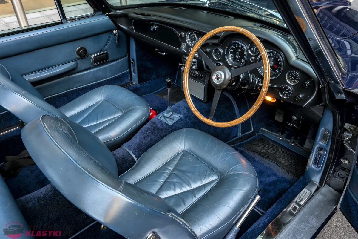 Aston Martin DB6 Vantage Volante z 1967 roku - Wielka Brytania