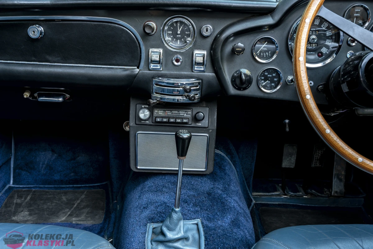 Aston Martin DB6 Vantage Volante z 1967 roku - Wielka Brytania