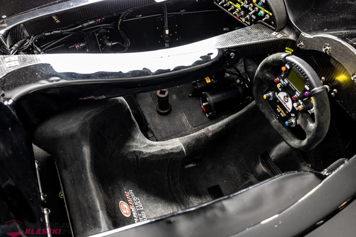 Lola B11/43 z 2011 roku - Wielka Brytania