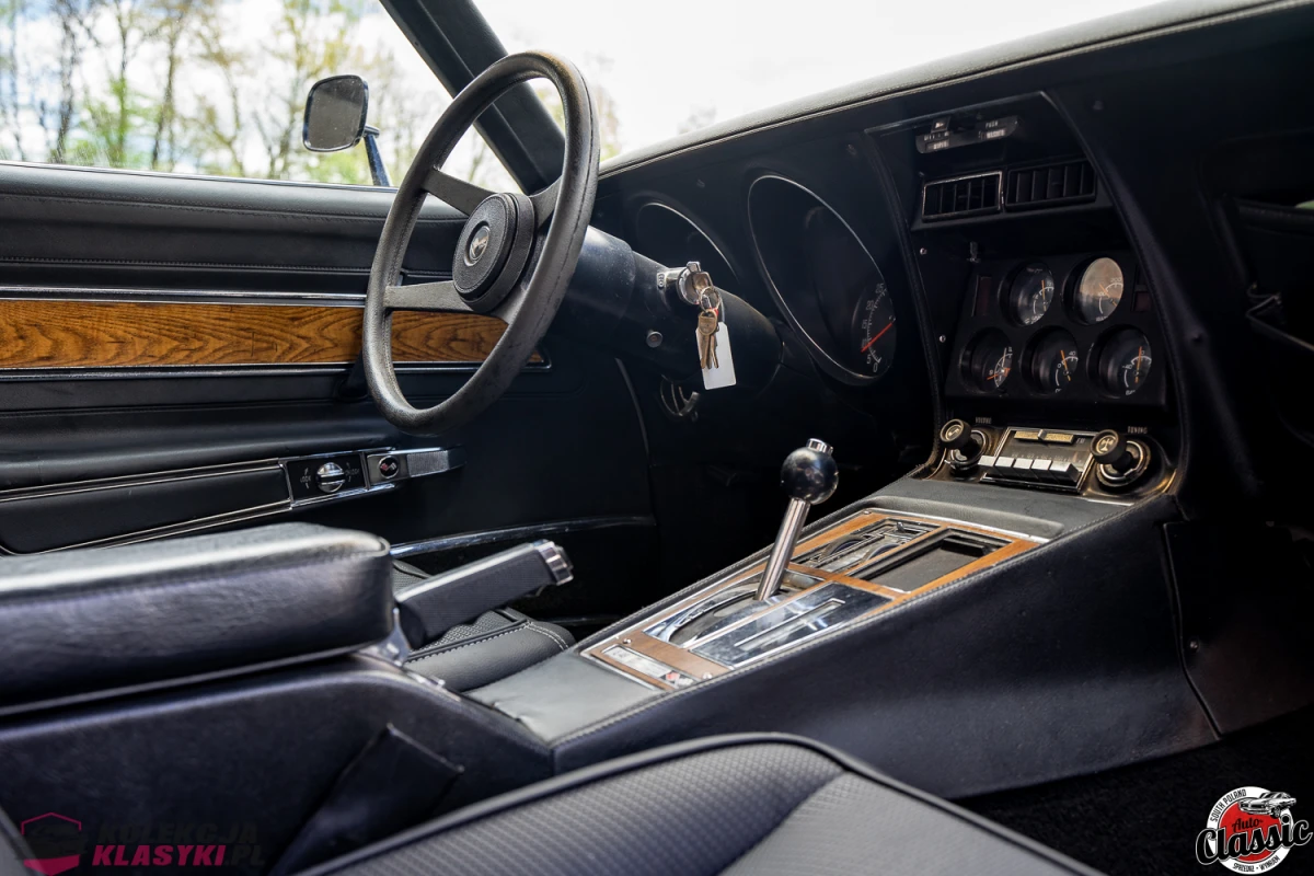 Chevrolet Corvette C3 1976 silnik 5,7l 220KM