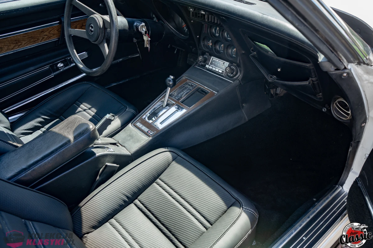 Chevrolet Corvette C3 1976 silnik 5,7l 220KM