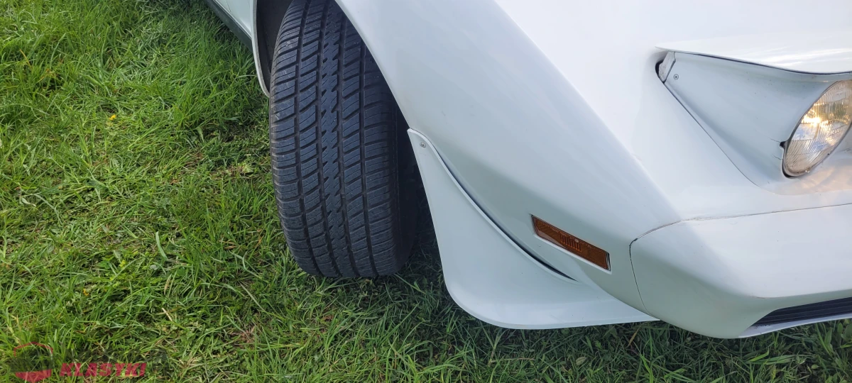 Chevrolet Corvette C3 1978 silnik 5,7l 220KM