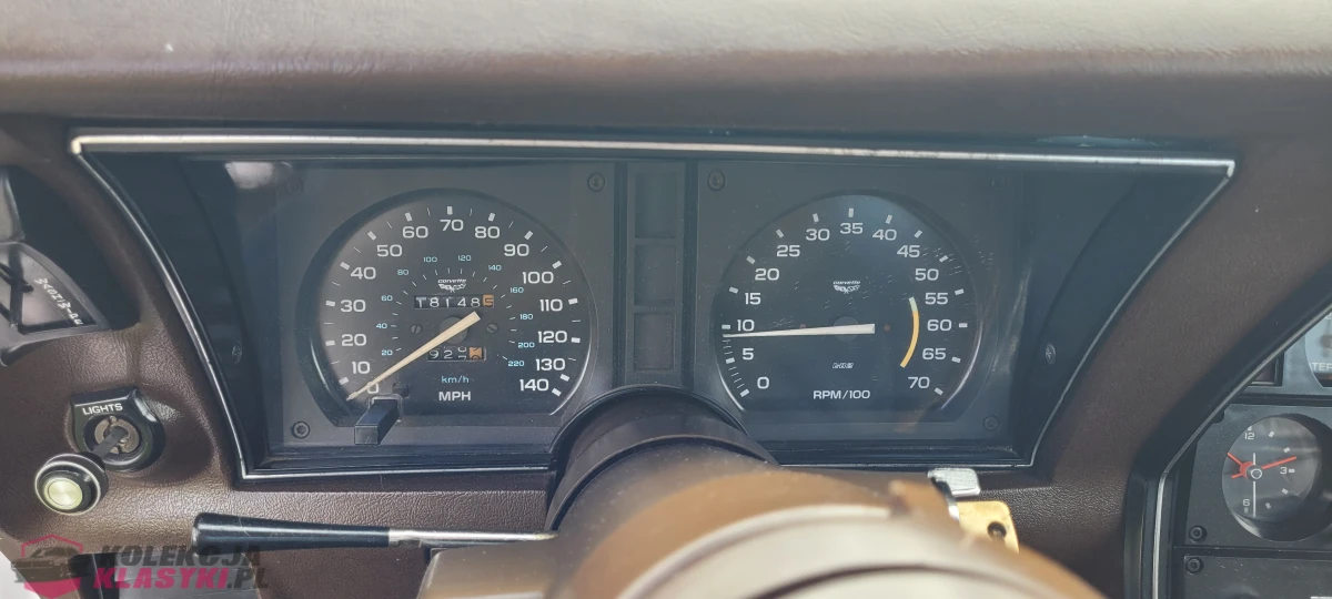 Chevrolet Corvette C3 1978 silnik 5,7l 220KM