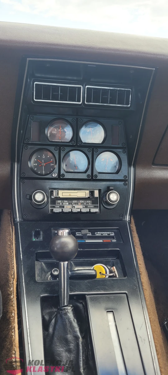 Chevrolet Corvette C3 1978 silnik 5,7l 220KM