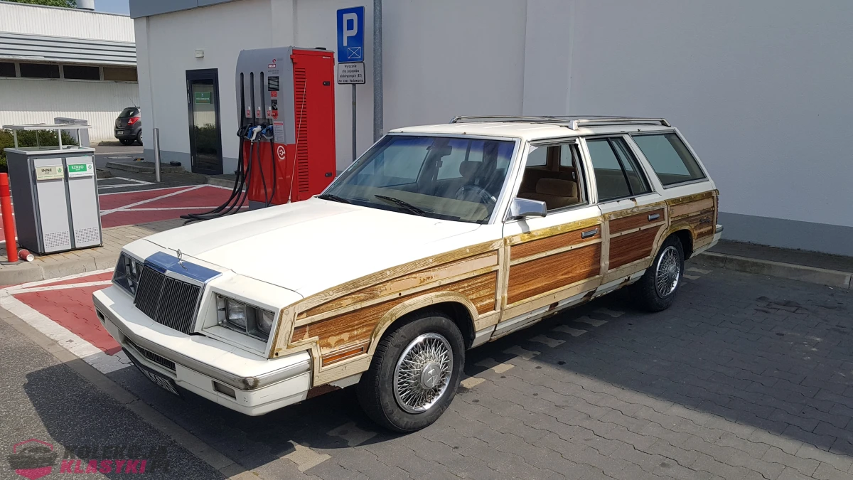 Chrysler LeBaron Town&Country Station Wagon - 1984 r.