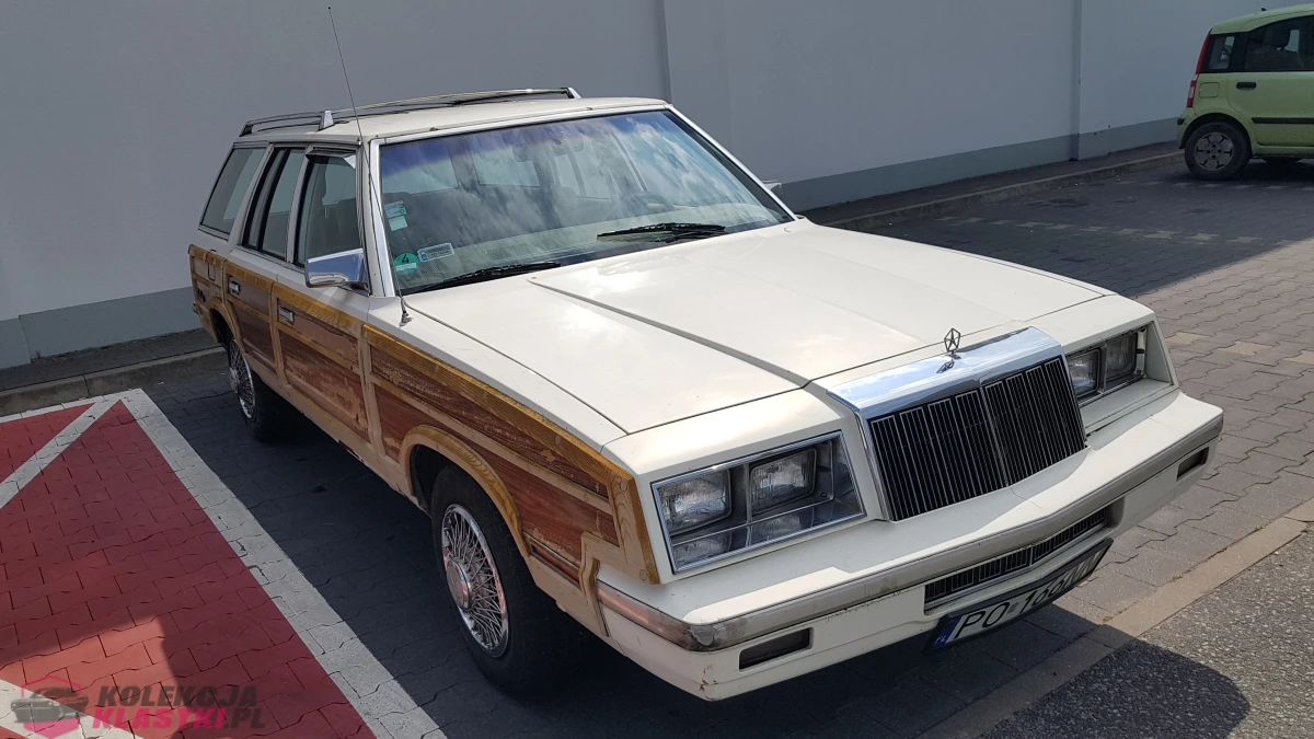 Chrysler LeBaron Town&Country Station Wagon - 1984 r.