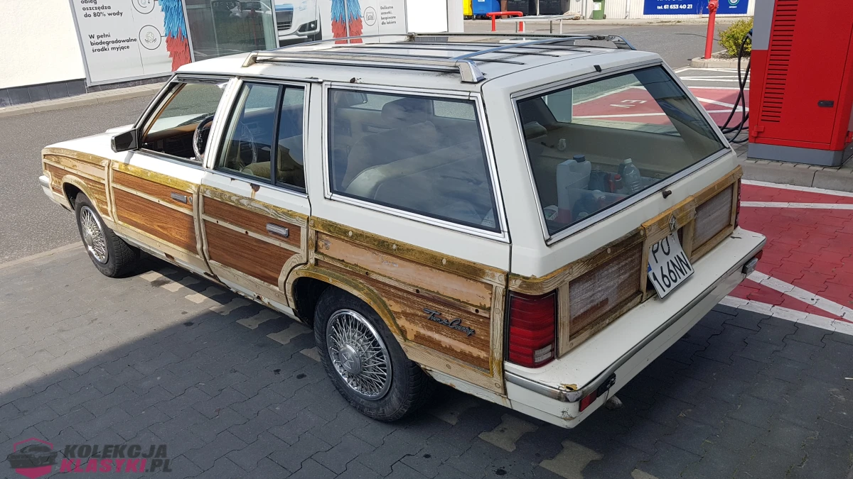 Chrysler LeBaron Town&Country Station Wagon - 1984 r.