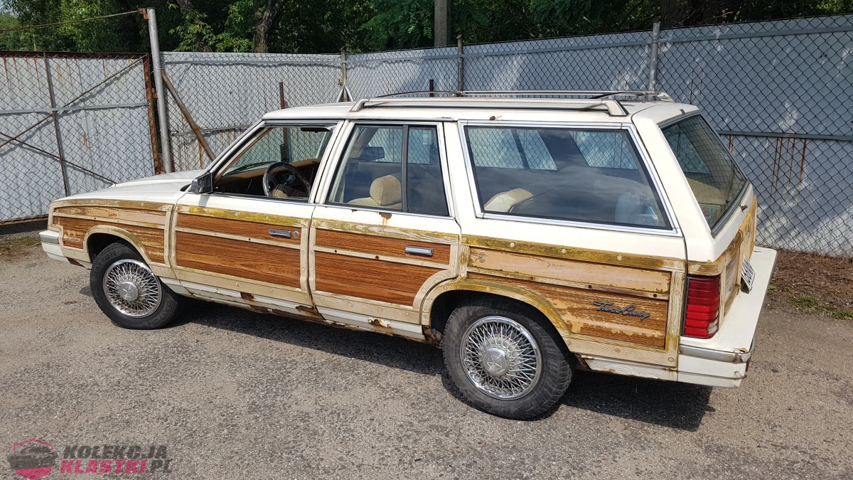 Chrysler LeBaron Town&Country Station Wagon - 1984 r.