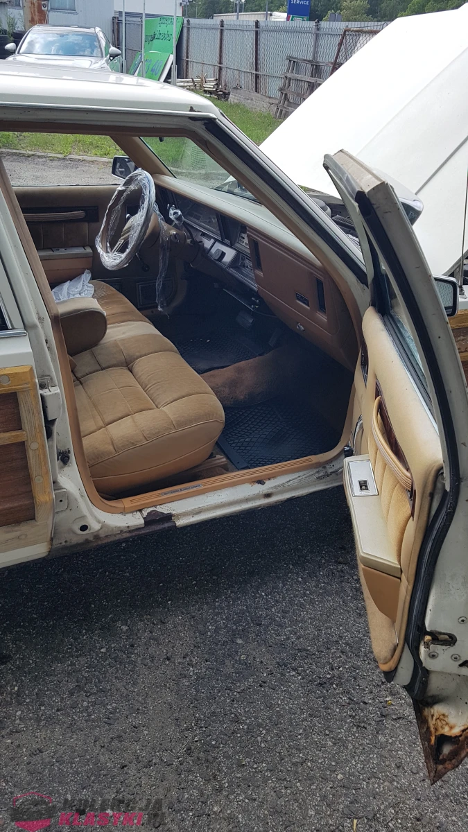 Chrysler LeBaron Town&Country Station Wagon - 1984 r.