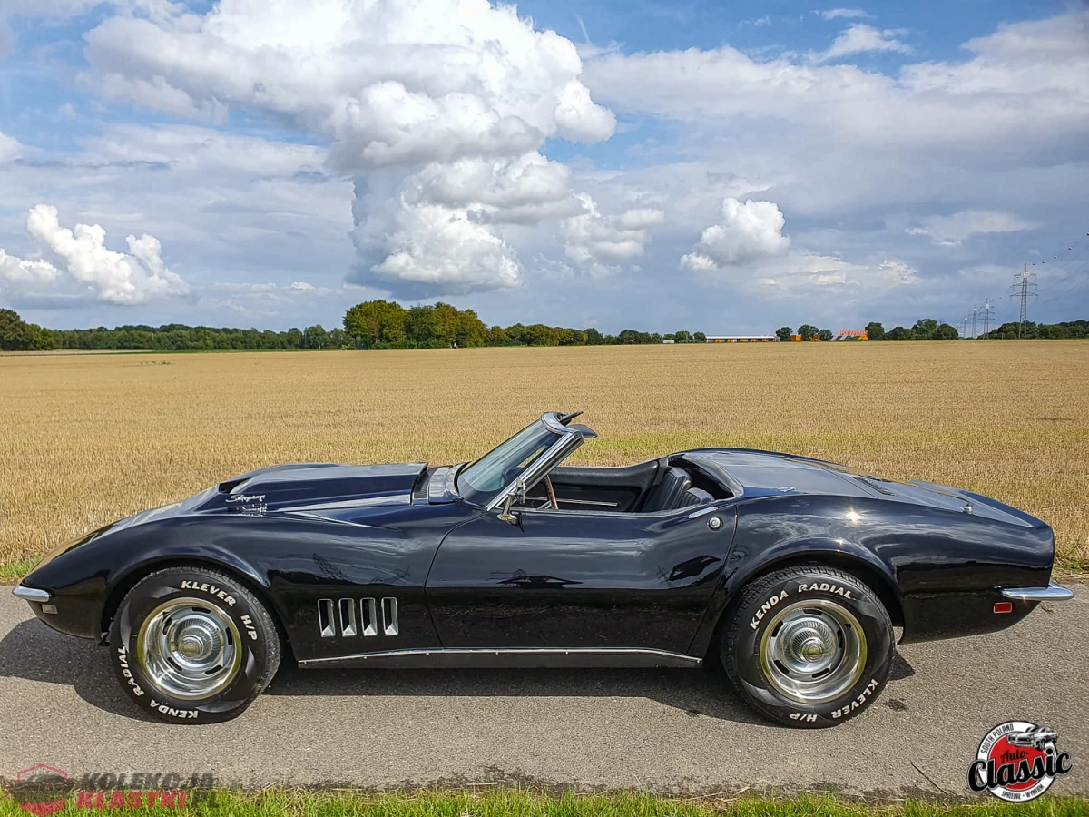 Chevrolet Corvette C3 czarny, kabriolet z 1968 roku, silnik 5,4l o mocy 350KM, skrzynia manualna