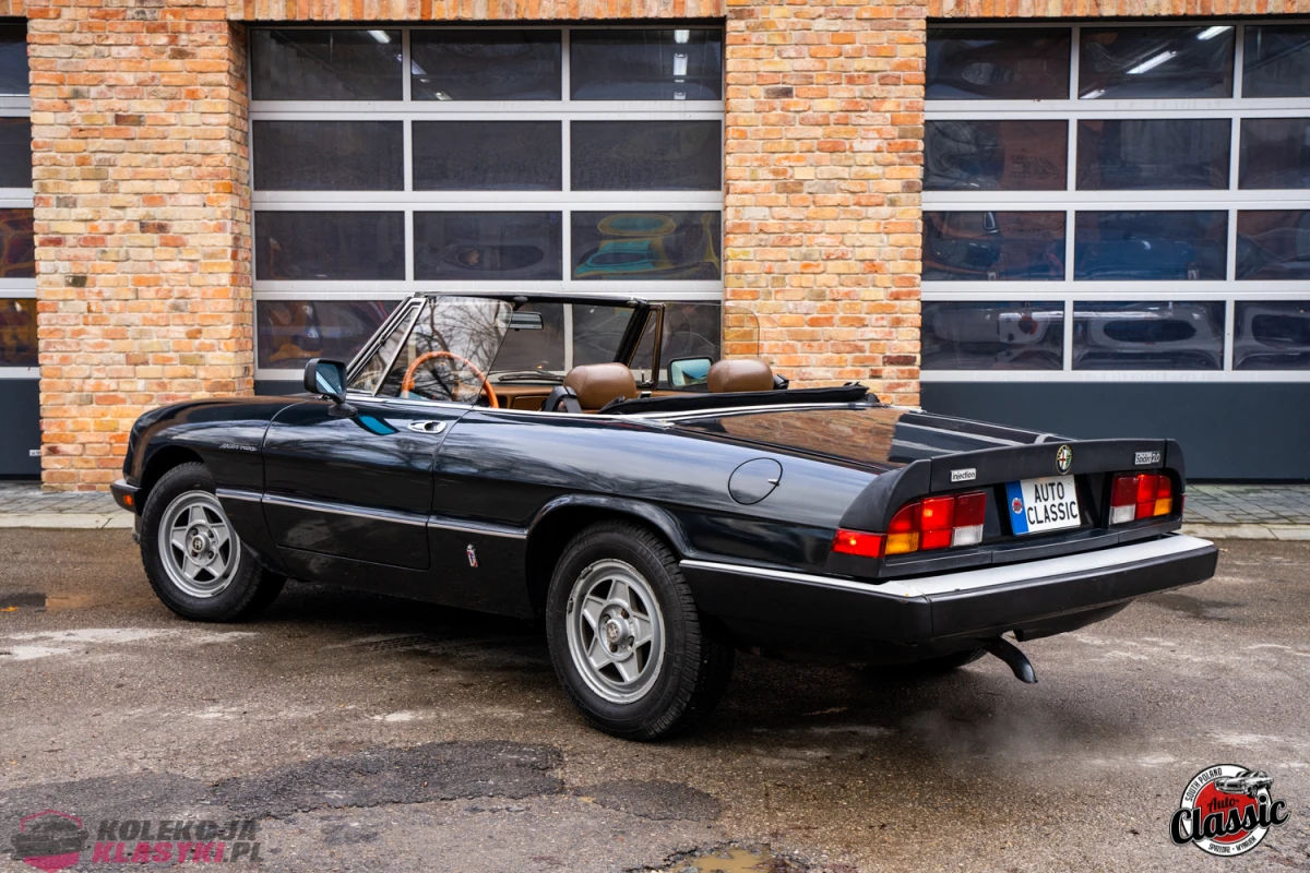 Alfa Romeo Spider z 1984 roku, z silnikiem 2,0l o mocy 126Km