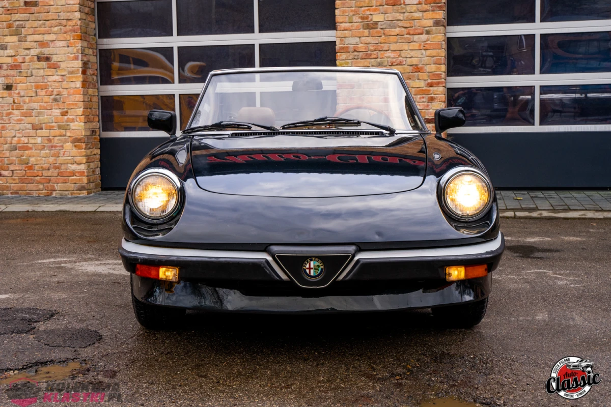 Alfa Romeo Spider z 1984 roku, z silnikiem 2,0l o mocy 126Km