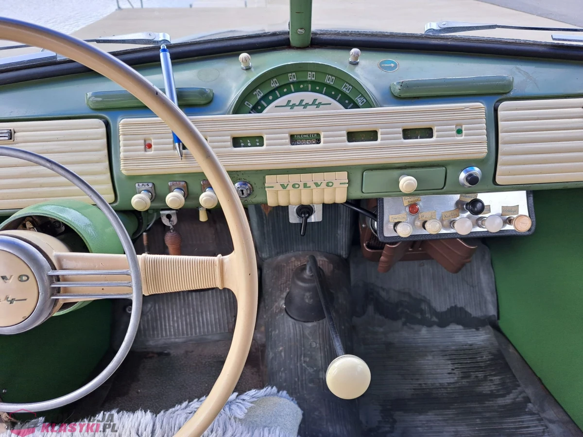 Volvo PV 444 - 1947 rok