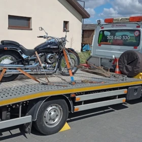 Pomoc drogowa w transporcie samochodów