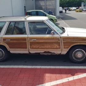 Chrysler LeBaron Town&Country Station Wagon - 1984 r.