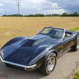 Chevrolet Corvette C3 czarny, kabriolet z 1968 roku, silnik 5,4l o mocy 350KM, skrzynia manualna