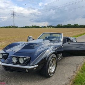 Chevrolet Corvette C3 czarny, kabriolet z 1968 roku, silnik 5,4l o mocy 350KM, skrzynia manualna