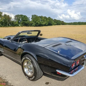 Chevrolet Corvette C3 czarny, kabriolet z 1968 roku, silnik 5,4l o mocy 350KM, skrzynia manualna