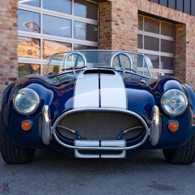 AC Cobra replika Factory Five silnik 7,0 l o mocy 380KM