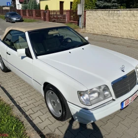 Mercedes Benz w124 320 Cabrio 