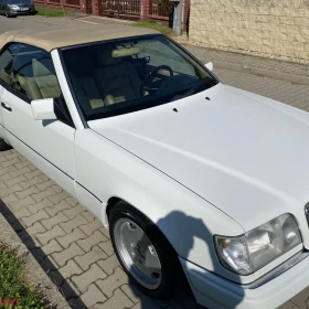 Mercedes Benz w124 320 Cabrio 