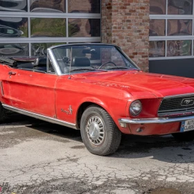 Ford Mustang Cabrio z 1968 roku | 4-biegowy manual | 220KM |