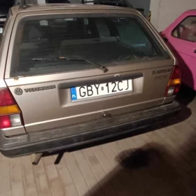 Volskswagen Passat 1,6 1986 BEZWYPADKOWY