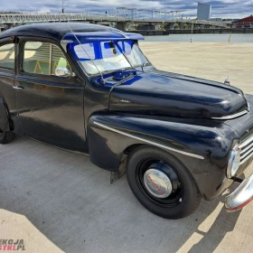 Volvo PV 444 - 1947 rok